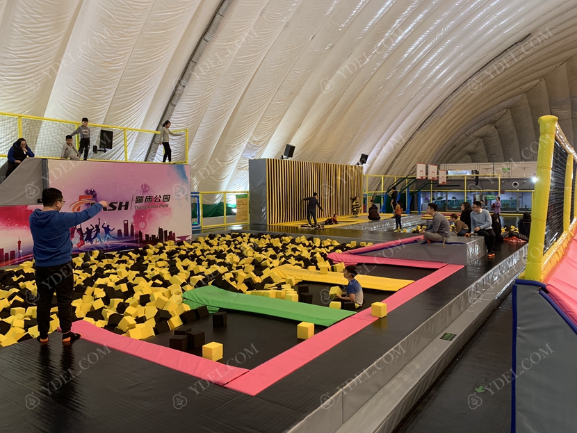 蹦床遊玩（wán）實景（jǐng）展示