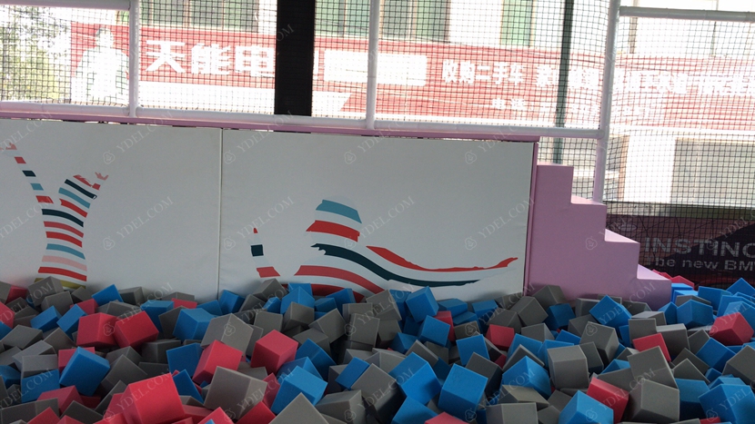 蹦床體驗館實（shí）景圖