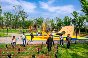 社區廣場（chǎng）小朋（péng）友遊樂空間設備