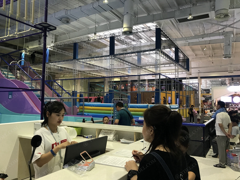 室內（nèi）運動公園收銀（yín）區展（zhǎn）示