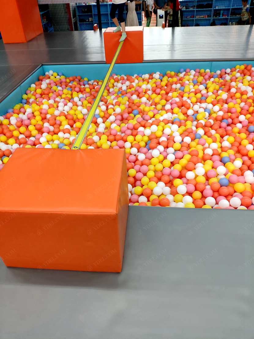 蹦床公園案例效果（guǒ）展示（shì）